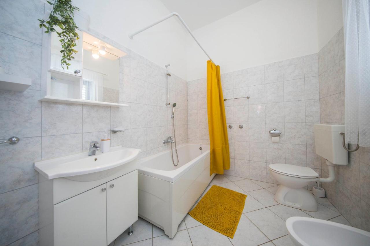 3 Bedroom Apartment Antonio Каштела Экстерьер фото